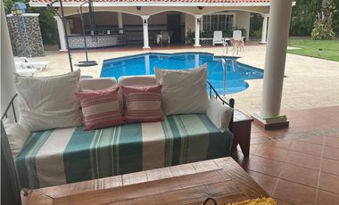 VENTA O ALQUILER DE CASA EN COSTA DEL ESTE 4470