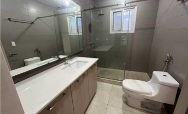 SE VENDE CASA EN RESERVA DE VERSALLES