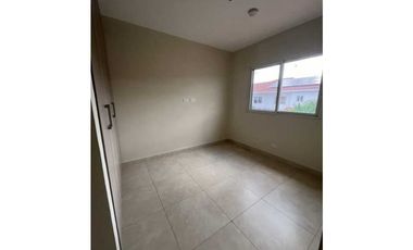 SE VENDE CASA EN RESERVA DE VERSALLES