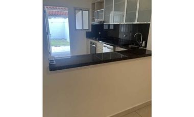 SE VENDE CASA EN RESERVA DE VERSALLES