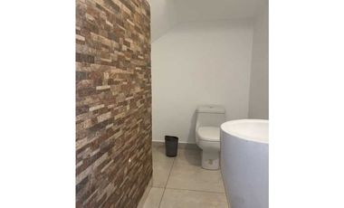 SE VENDE CASA EN RESERVA DE VERSALLES