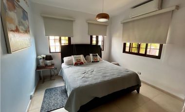 Casa en venta en Res. El Doral- Costa Sur (JS)