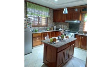 VENDO CASA EN ARRIJAN BARRIADA VILLAS EL CARRIZAL 3R