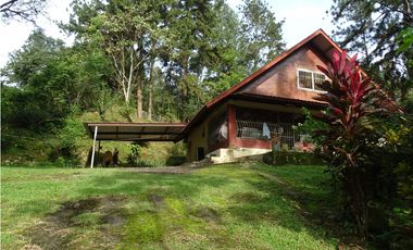 🌿 Venta de Casa Campestre en Los Nevados, Cerro Azul 🌿