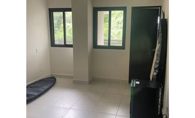 Embassy Village 107m2 2rec a solo $1280