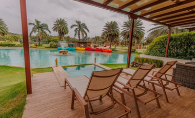 Playa Escondida Casa  de lujo turn key a solo $850K
