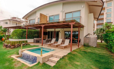 Playa Escondida Casa  de lujo turn key a solo $850K