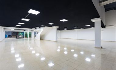 Locales Comerciales en Alquiler – Plaza gora, Chanis