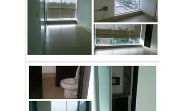Oficina en PH Top Tower