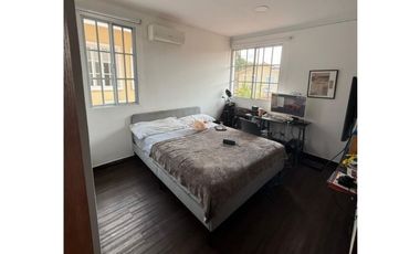 VENTA DE CASA EN CHANIS 300M2