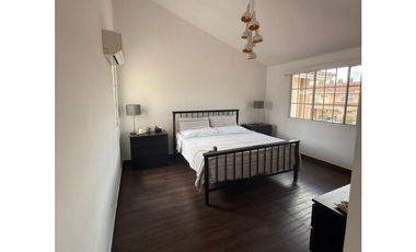 VENTA DE CASA EN CHANIS 300M2
