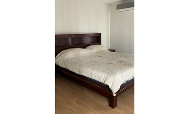 Elegante apartamento amplio remodelado 2 recamaras cada una con baño