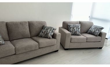 Elegante apartamento amplio remodelado 2 recamaras cada una con baño