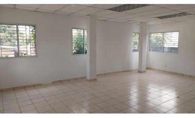 Vendo propiedad comercial san Miguelito financiamiento  vía principal
