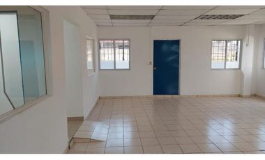 Vendo propiedad comercial san Miguelito financiamiento  vía principal