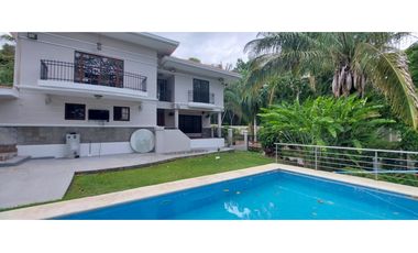 Se Vende Casa con Piscina en Camino de Cruces – Modelo Santa Lucía
