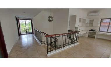 Se Vende Casa con Piscina en Camino de Cruces – Modelo Santa Lucía