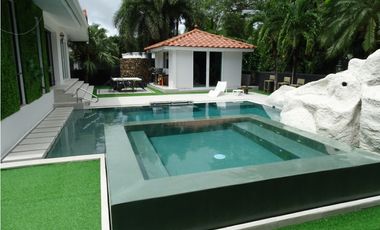 Alquila tu casa de lujo en Punta Barco Village  🌊✨