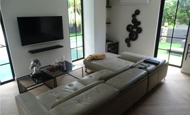 Alquila tu casa de lujo en Punta Barco Village  🌊✨