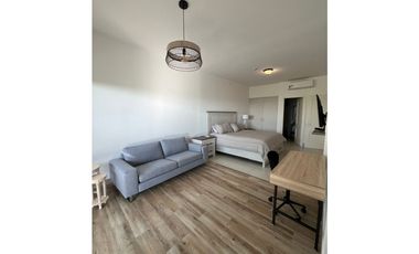 Punta Caelo, planta baja con patio Amoblado en Alquiler