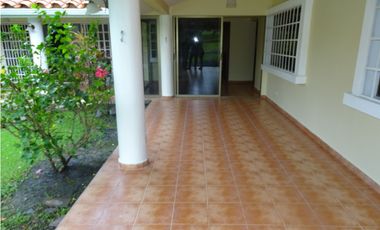 Alquiler casa con piscina en Quintas de Coronado!