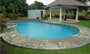 Alquiler casa con piscina en Quintas de Coronado!