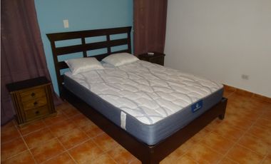Alquiler casa con piscina en Quintas de Coronado!