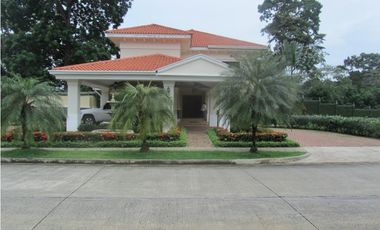 SE VENDE CASA EN EL DORADO