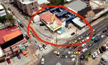 VENDO EN ESQUINA TERRENO (DOD6177DV)