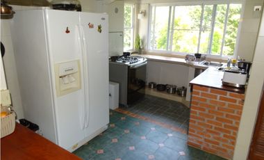 ¡Tu refugio de montaña en Cerro Azul te espera! 🌿