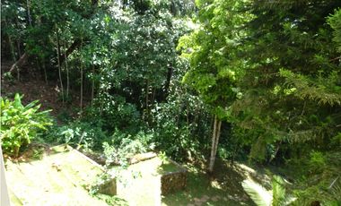 ¡Tu refugio de montaña en Cerro Azul te espera! 🌿