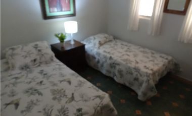 ¡Tu refugio de montaña en Cerro Azul te espera! 🌿