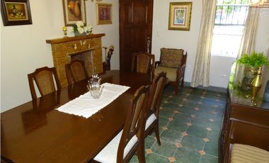 ¡Tu refugio de montaña en Cerro Azul te espera! 🌿