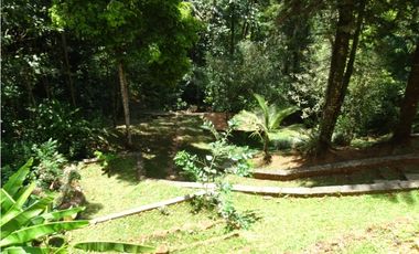 ¡Tu refugio de montaña en Cerro Azul te espera! 🌿