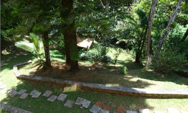 ¡Tu refugio de montaña en Cerro Azul te espera! 🌿