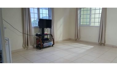 Se vende finca con 2 casas, 3 galeras, frutas y limones