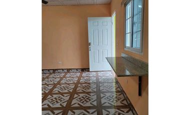 SE VENDE Y CASA MS 4 APARTAMENTOS 2 PLANTAS  LLANO MARIN PENONOMÉ