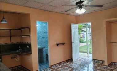 SE VENDE Y CASA MS 4 APARTAMENTOS 2 PLANTAS  LLANO MARIN PENONOMÉ