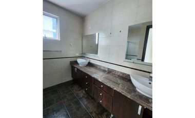 Alquiler Apartamento en Costa del Este, Edificio Titanium