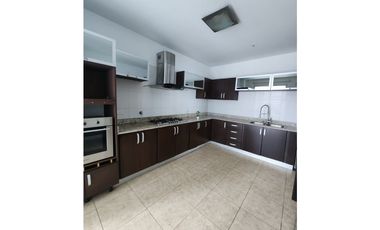 Alquiler Apartamento en Costa del Este, Edificio Titanium