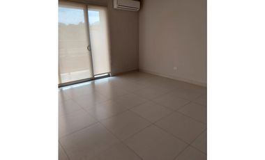 ALQUILER | APARTAMENTO EN PH MIDRISE, WOODLANDS – B/800.00