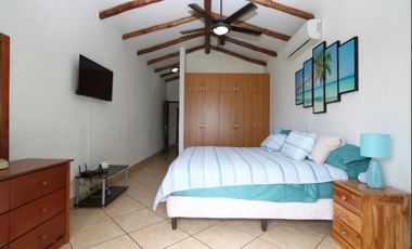SE VENDE CASA DE PLAYA CON PISCINA EN SAN CARLOS