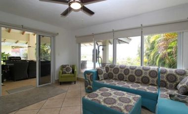 SE VENDE CASA DE PLAYA CON PISCINA EN SAN CARLOS