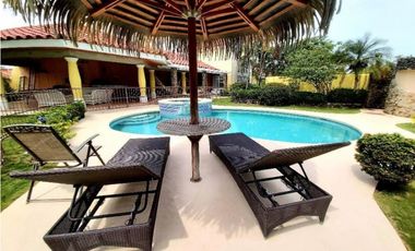 Se Alquila Casa de Playa en Coronado Amoblada $1,800