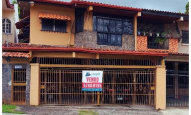 VENTA DE CASA ESQUINERA  6 RECAMRAS 4 BAÑOS EN DOS MARES CV