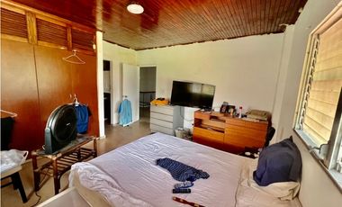 VENTA DE CASA ESQUINERA  6 RECAMRAS 4 BAÑOS EN DOS MARES CV