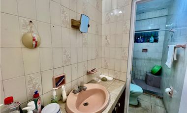 VENTA DE CASA ESQUINERA  6 RECAMRAS 4 BAÑOS EN DOS MARES CV