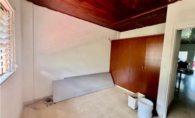 VENTA DE CASA ESQUINERA  6 RECAMRAS 4 BAÑOS EN DOS MARES CV