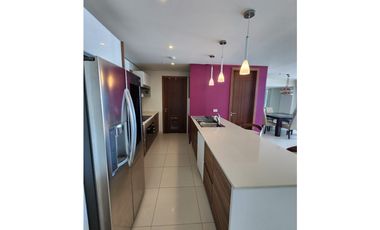 Venta Apartamento en Costa del Este. Edificio Parkside