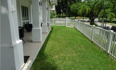 Bijao planta baja con patio en Alquiler B/2000.00